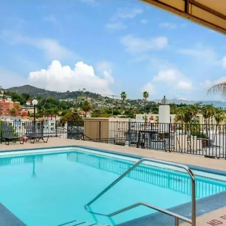 Hollywood Heights 2Br Apartment With Rooftop Pool And Stunning Views
